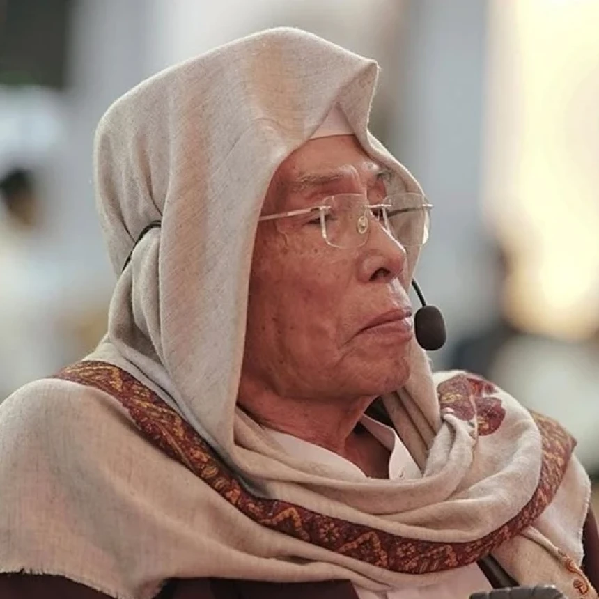 Profil KH Nurul Huda Djazuli Ploso, Anggota Ahwa yang Fokus Belajar dan Mengajar