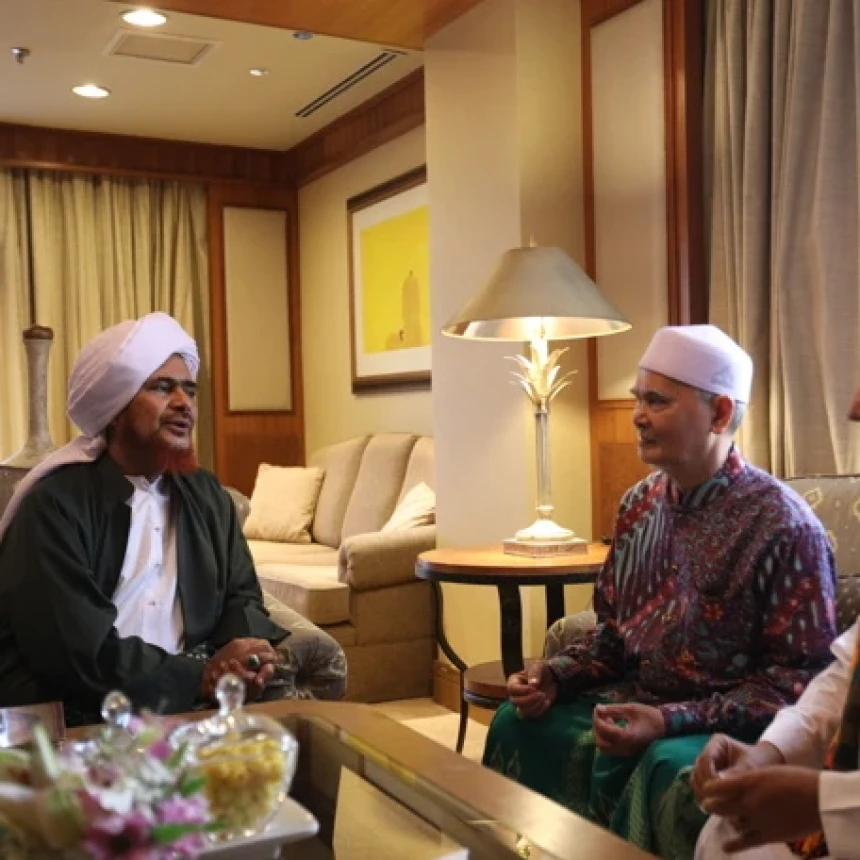 KH Afifuddin Muhajir Bertemu Habib Umar dan Syekh Ali Jumah di Malaysia