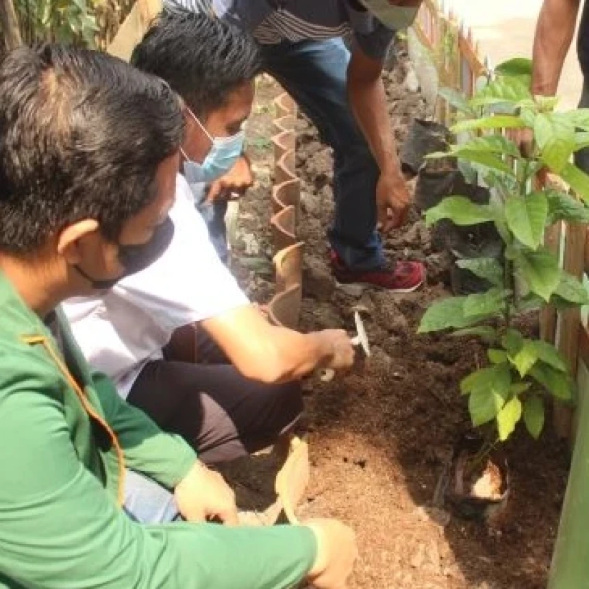 Mahasiswa Unusia Revitalisasi Rumah Baca dan Penghijauan di Benda Tangerang