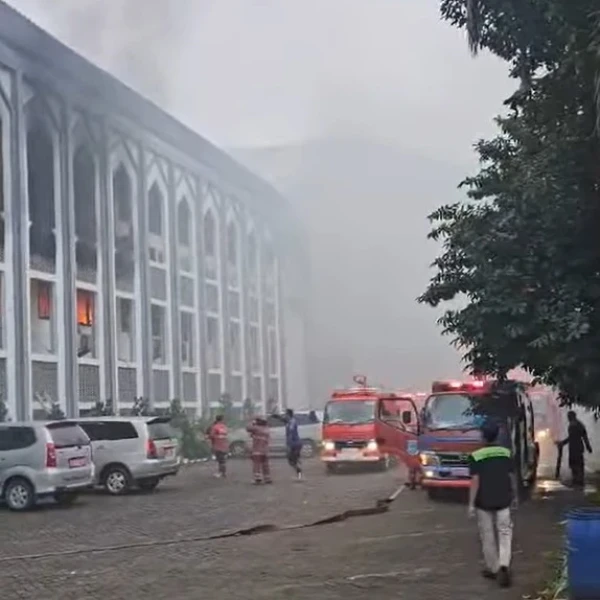 Gedung Rektorat UIN Jakarta Kebakaran