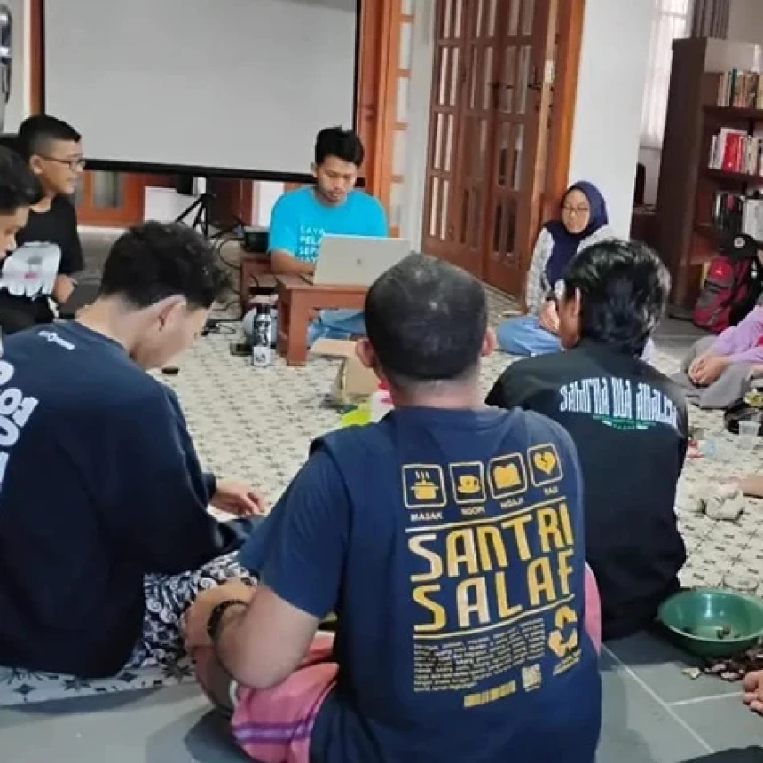 Negara di Ambang Krisis dan Resesi, Komunitas di Rembang Dorong Warga Hindari Budaya Konsumtif