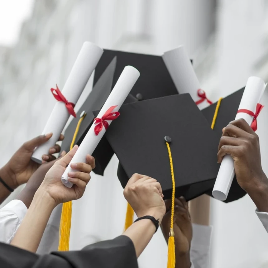 DPR Ingatkan Risiko Penutupan Prodi Kampus, Minta Reformasi Perguruan Tinggi