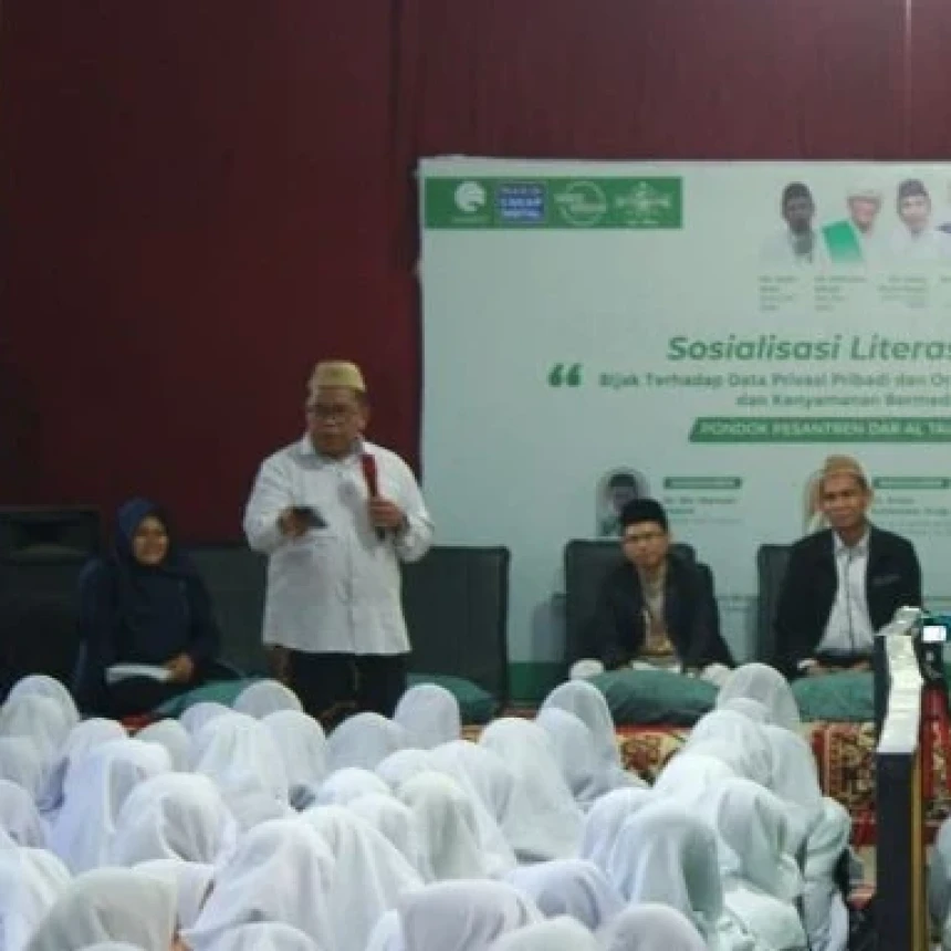 RMI PBNU Sosialisasikan Cara Bijak Bermedia Digital bagi Ustadz, Mahasiswa, Santri di Cirebon