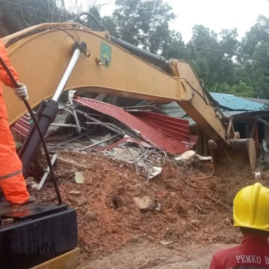 4 Orang Meninggal Akibat Longsor di Batam, Kemensos Segera Beri Santunan