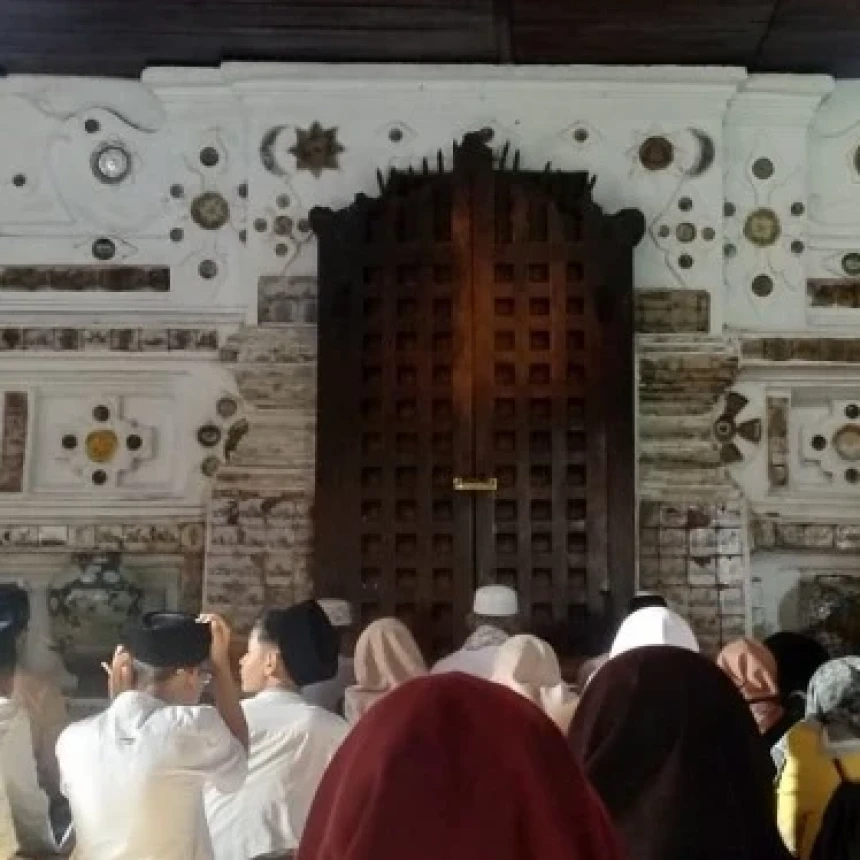 Melihat Arsitektur Islam di Cirebon: Dari Tionghoa hingga Hindu