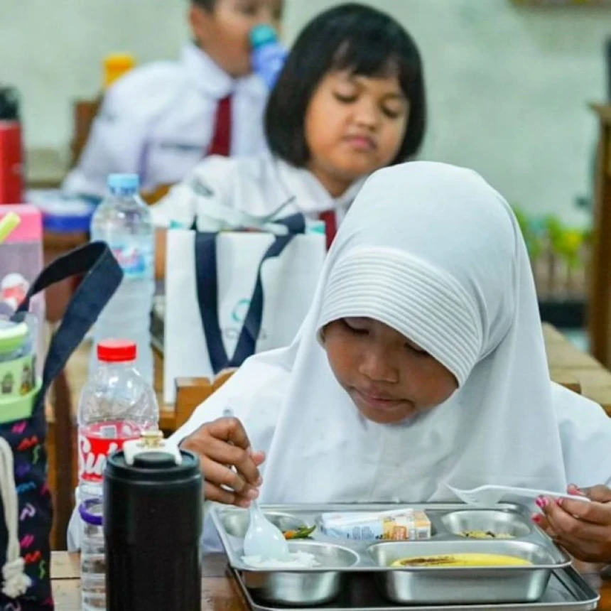 Tafsir Mimpi Makan Siang Menurut Ibnu Sirrin