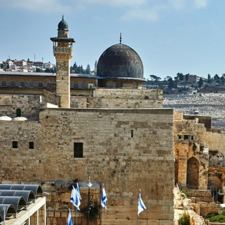 Telepon Presiden Palestina, Menhan Israel Ucapkan Selamat Ramadhan