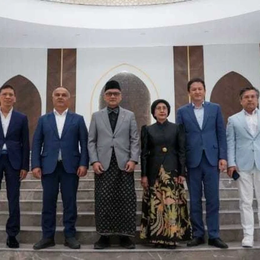 Menhaj Dorong Penerbangan Langsung Indonesia ke Uzbekistan