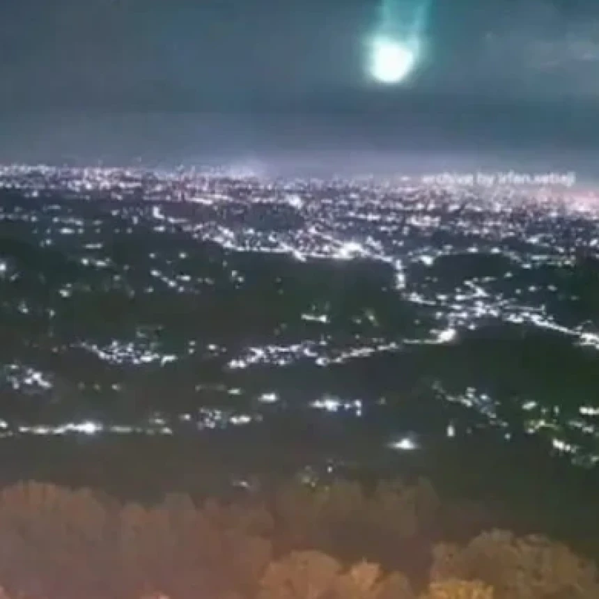 Meteor Besar Lintasi Langit Jawa, BRIN Jelaskan Asal Dentuman yang Terdengar