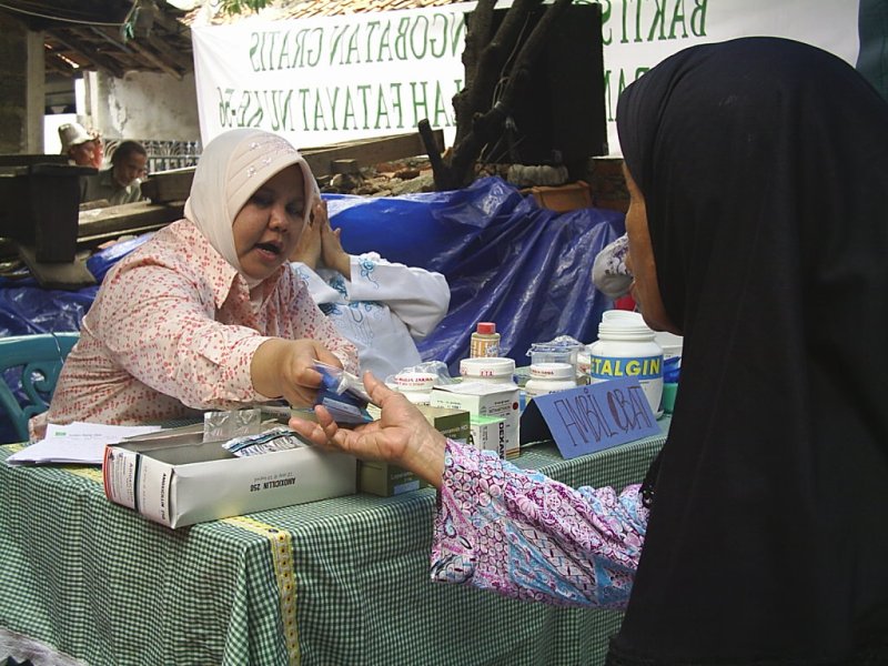 Pasien Membludak, Obat-obatan Tak Cukup