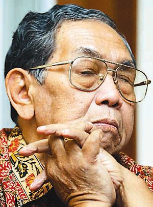 Gus Dur Pertanyakan Ajakan SBY Taati Konstitusi