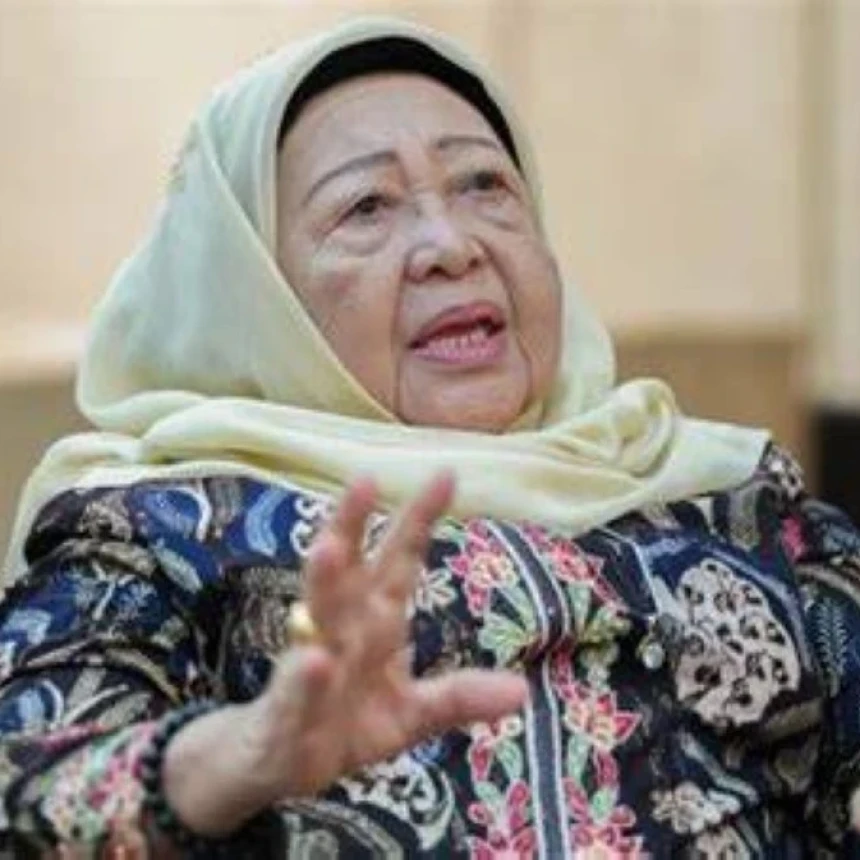 Rahasia Kedisiplinan Almarhumah Nyai Machfudhoh Aly Ubaid Menjaga Padatnya Aktivitas