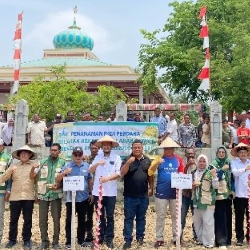 85 Hektare Sawah Pulo Siron Kembali Ditanami, Ansor Bireuen Tekankan Pemulihan Ekonomi Petani