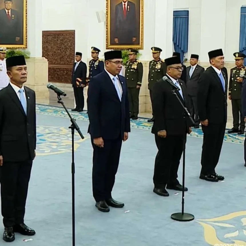 Prabowo Lantik Empat Wakil Menteri, Kepala BNPB, dan Pimpinan Badan Pengelola Gambut