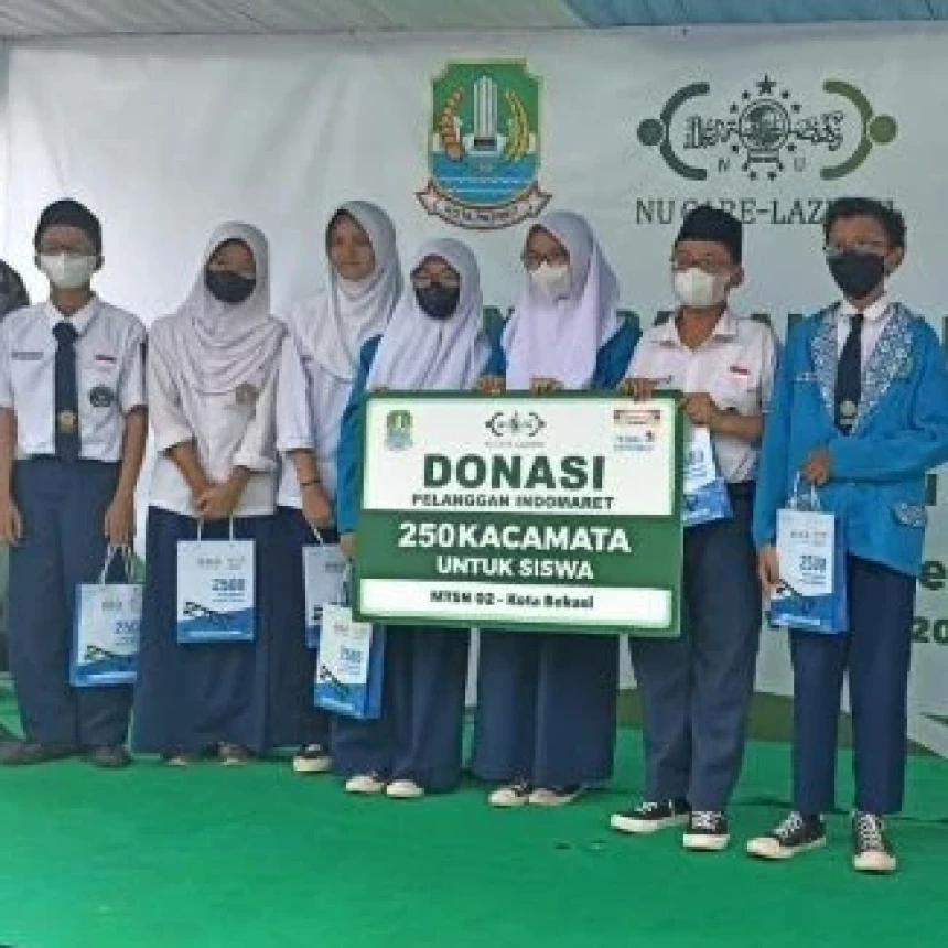 Giliran Siswa MTs di Bekasi Terima 500 Kacamata Gratis LAZISNU