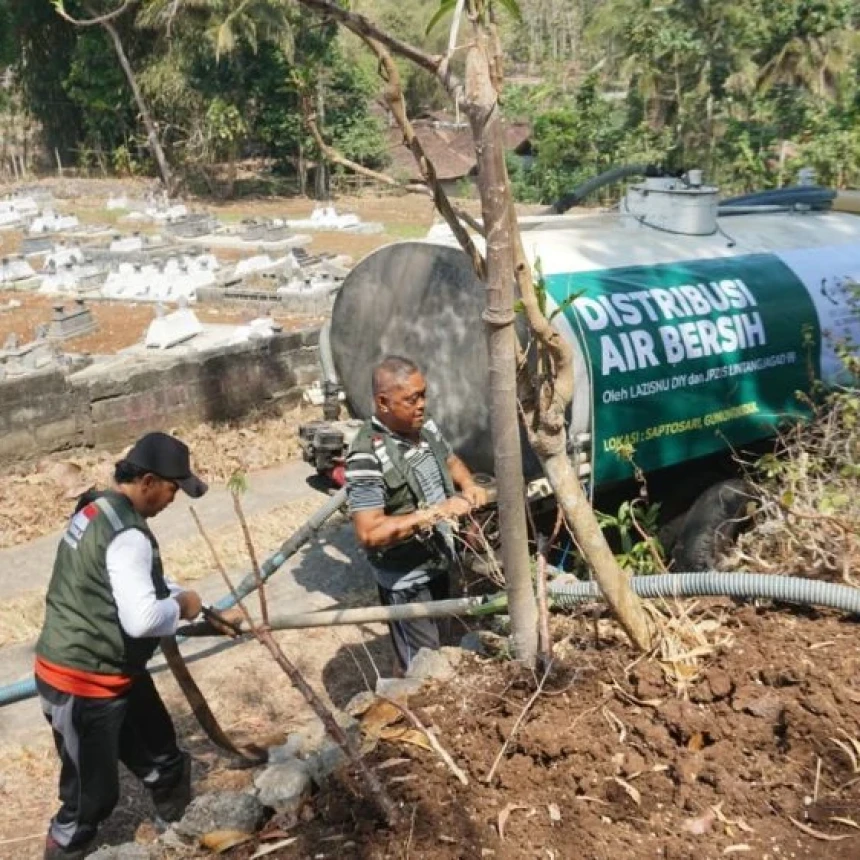 Atasi Dampak Kekeringan, LAZISNU DIY Salurkan 30 Ribu Liter Air Bersih ke Saptosari Gunung Kidul