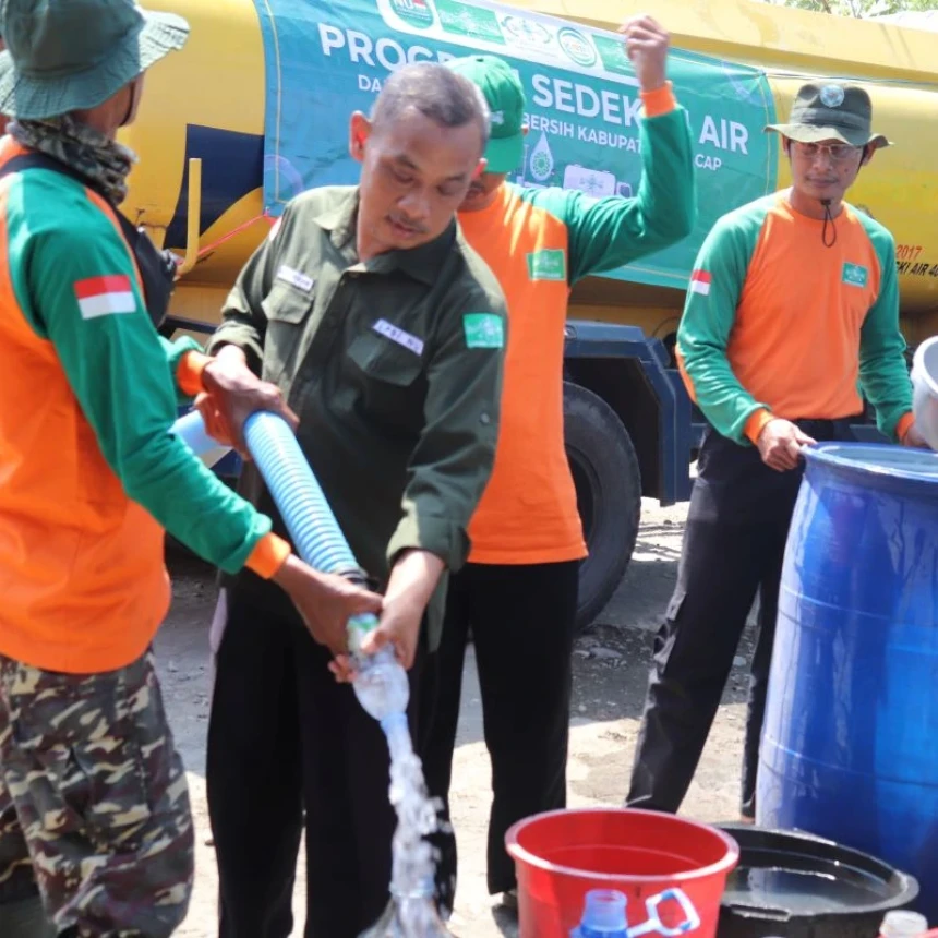 Respons Kekeringan, NU Cilacap Peduli Salurkan 352 Ribu Liter Air Bersih untuk 5.000 KK