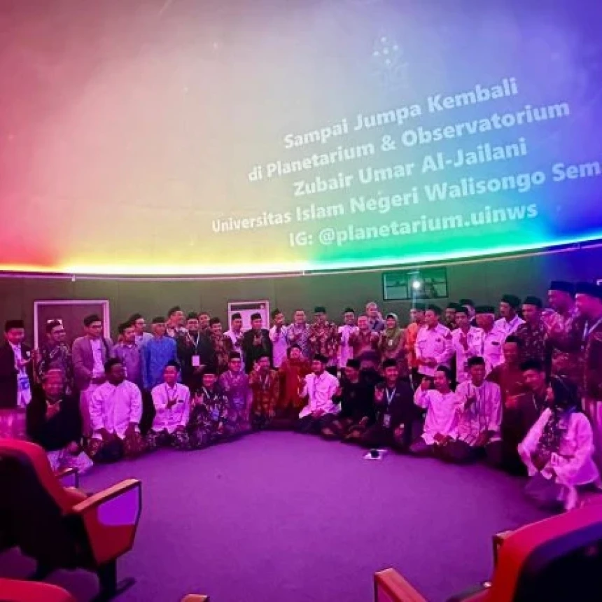 Di Planetarium UIN Walisongo Semarang Peserta Seminar Istinbath Hukum Islam Belajar Tentukan Posisi Hilal