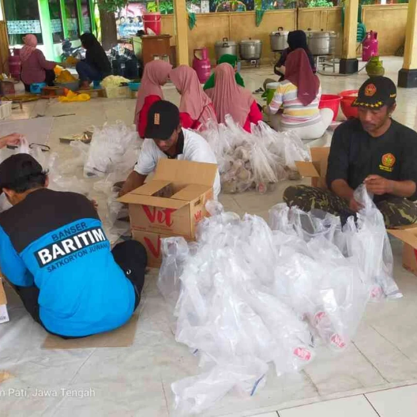 Cerita Relawan NU Peduli Bantu Warga Terdampak Banjir di Tengah Kesibukan Bekerja