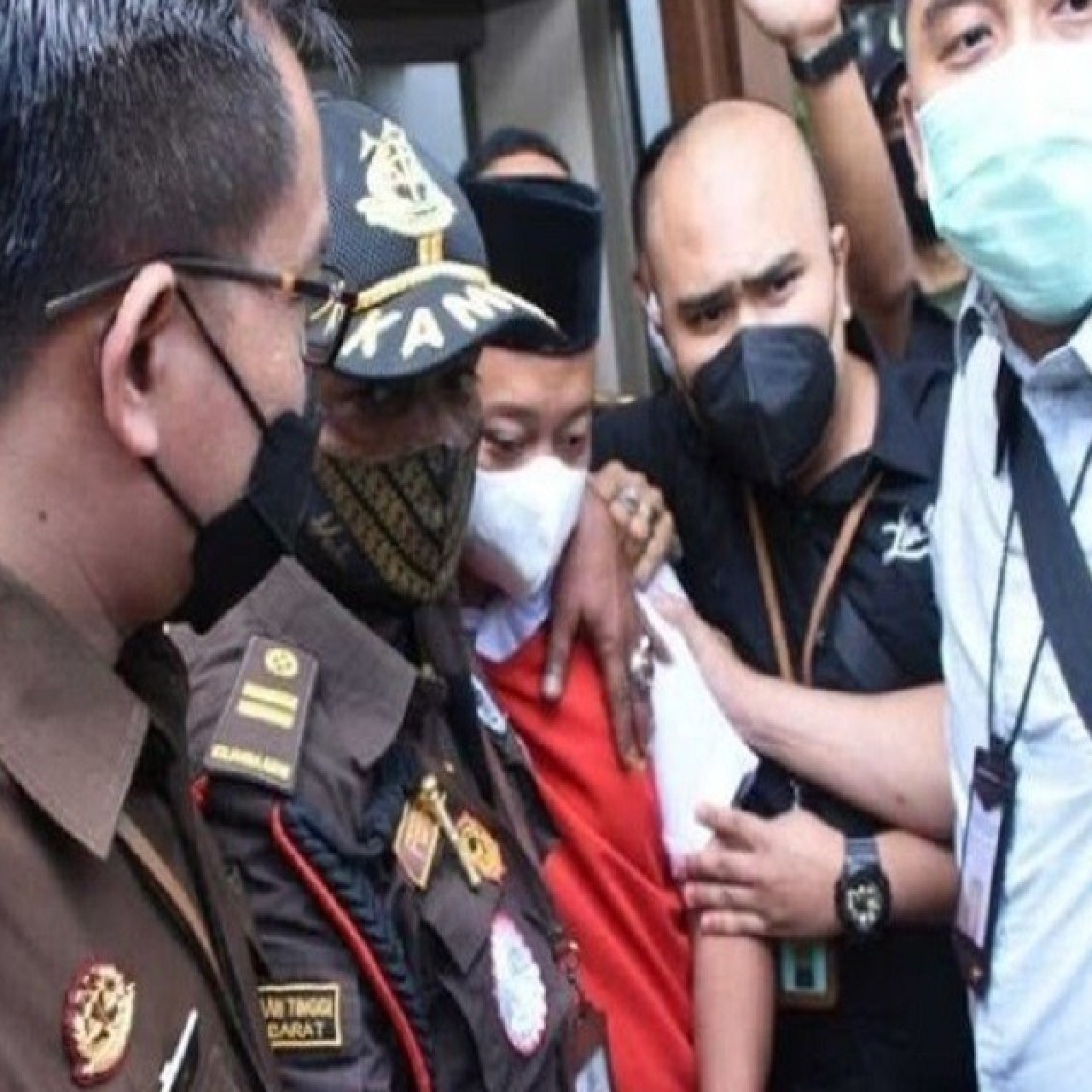 Death sentence handed down for rapist of 13 students