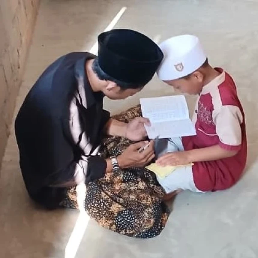 Cerita Dai Daerah 3T: Getar Tenggorokan Sabib, Menyemai Ayat di Ruang Kelas Berdebu Pulau Jemaja
