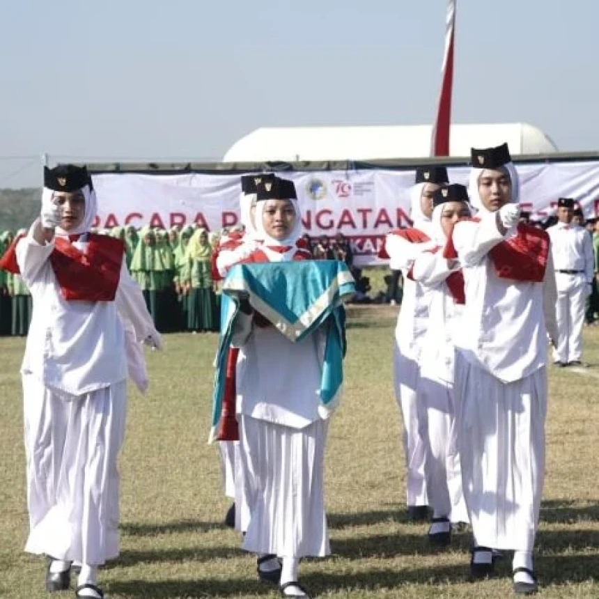 Pelaksanaan Upacara HUT Ke-79 RI Pondok Pesantren Abu Dzarin Bojonegoro Jawa Timur