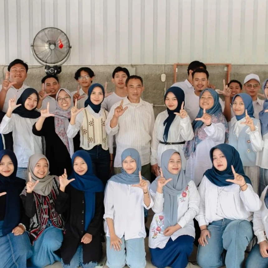 Daily Sastra Dorong Budaya Literasi Pemuda Rembang Lewat Kelas Esai Kreatif