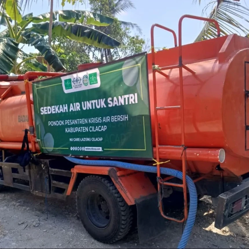 38 Ribu Liter Air Bersih Disalurkan NU Cilacap Peduli ke 7 Pesantren