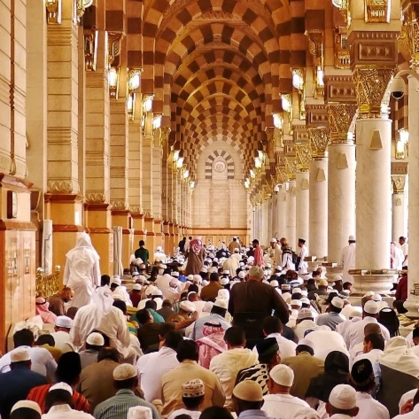 Ketinggalan Shalat Idul Fitri, Sunah Menambah Takbir Sendiri atau Tidak?
