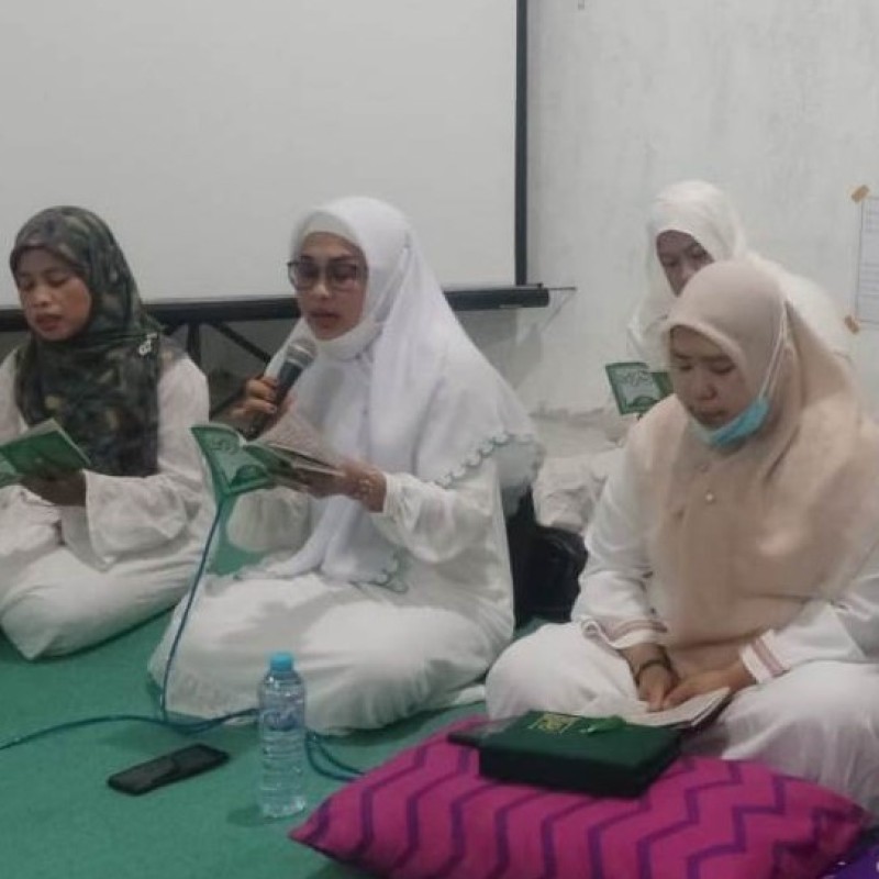 Meski Jauh dari Arab Saudi, Muslim Indonesia Paling Sering Bershalawat