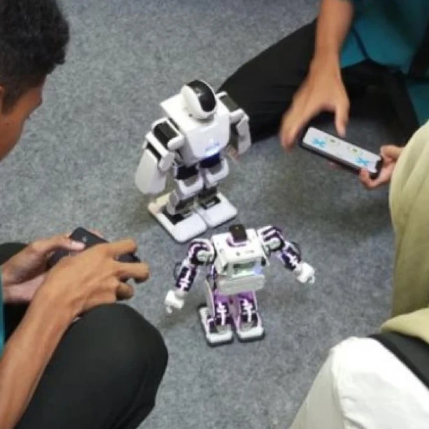 Siswa MAN 3 Palembang Bawa Robot dalam Ajang Myres 2022