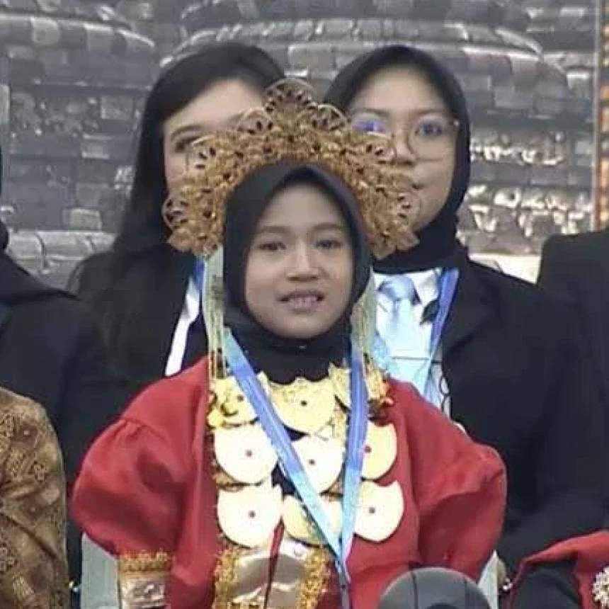 Prabowo Perkenalkan Dua Siswa Sekolah Rakyat, Sempat Putus Sekolah Kini Berprestasi