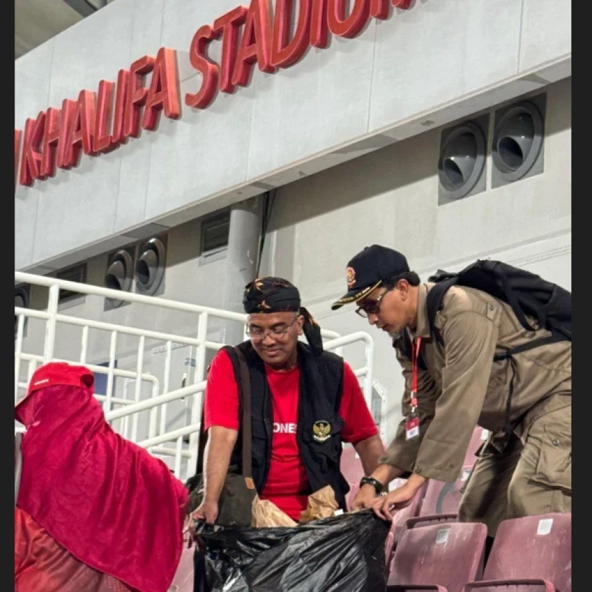 Semifinal Piala Asia U-23, Suporter Indonesia Bersihkan Stadion hingga Shalat Maghrib Berjamaah