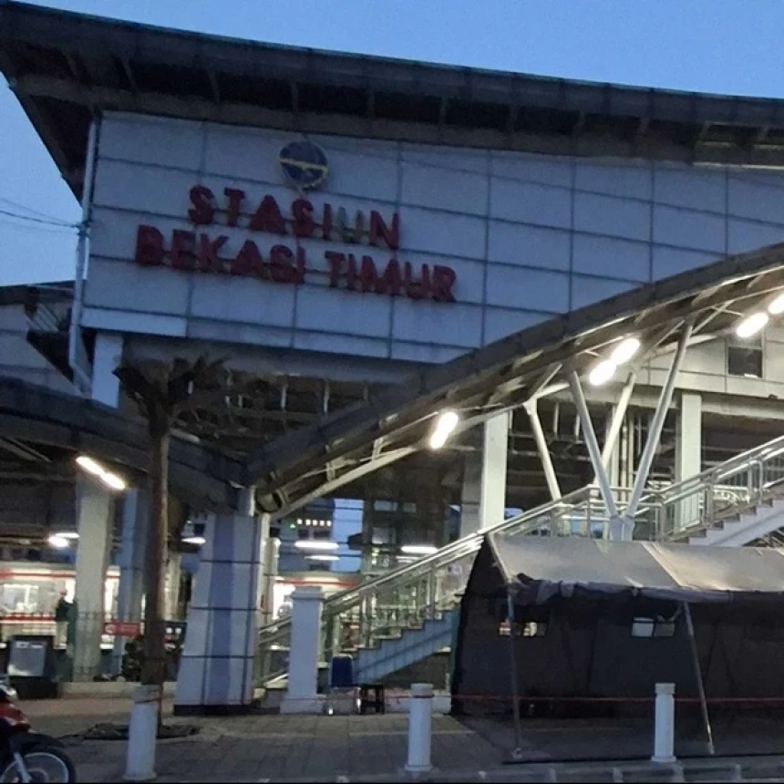 Stasiun Bekasi Timur Kembali Aktif, Gerbong Khusus Perempuan Lebih Sepi Dari Biasanya