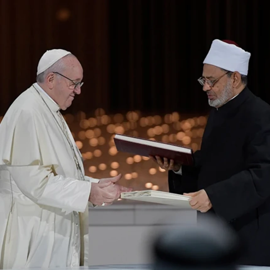 Dukung Persaudaraan Manusia, Paus Fransiskus Tanda Tangani Dokumen Human Fraternity bersama Grand Syekh Al-Azhar 5 Tahun Lalu