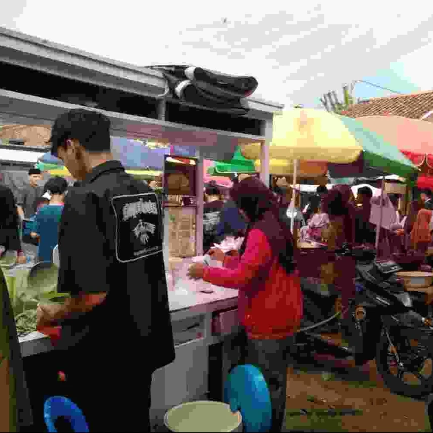 Selama Ramadhan, Pasar Pon di Bumijawa Tegal Ramai Pengunjung yang Berburu Takjil Buka Puasa