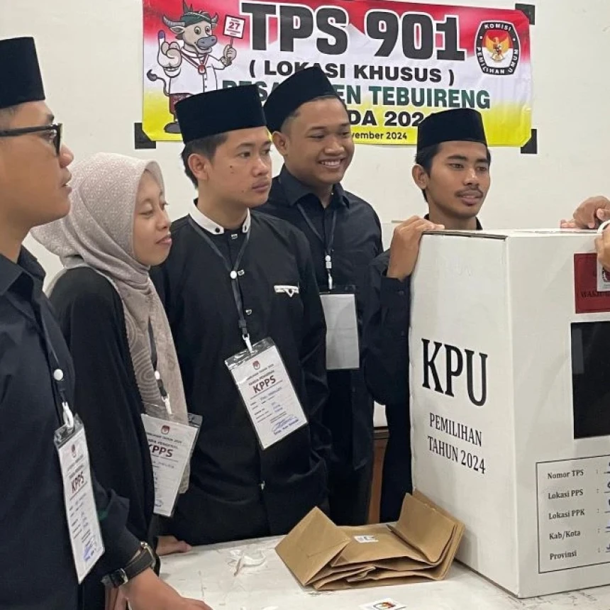 Santri Tebuireng Nyoblos di TPS Lokasi Khusus