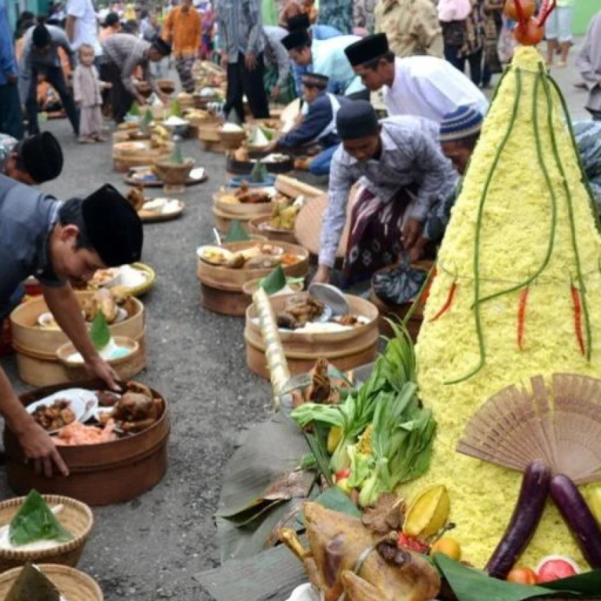 Khutbah Idul Fitri Bahasa Jawa: Nguri-nguri Tradisi wonten Dinten Suci