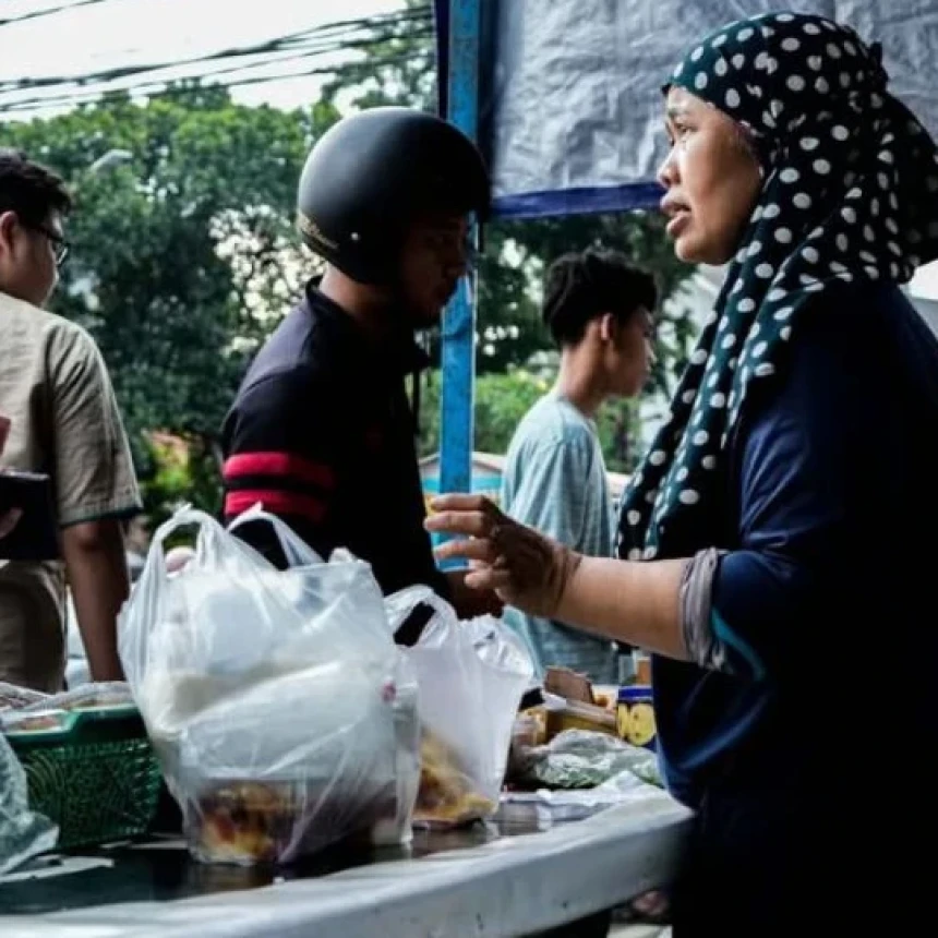 Khutbah Jumat: Tetap Mencari Rezeki Halal di Tengah Tantangan Ekonomi