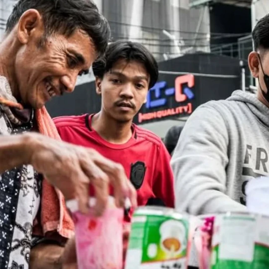 Khutbah Jumat: Beberapa Amalan yang Pahalanya Terus Mengalir Setelah Kematian