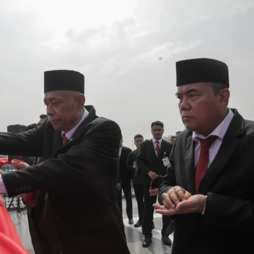 Peringati Hari Pahlawan, Wamensos Agus Hadiri Tabur Bunga di Perairan Teluk Jakarta