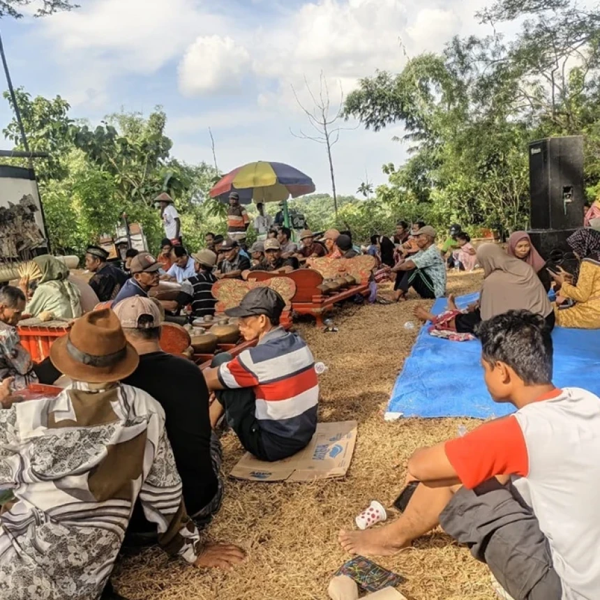 Potret Kerukunan Warga Kolong Bojonegoro, Pemuda Katolik Ikut Bangun Masjid