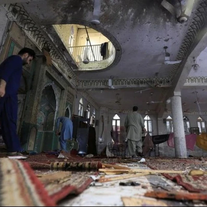 Bom Meledak di Masjid Pakistan, 56 Orang Tewas, Ratusan Luka-luka