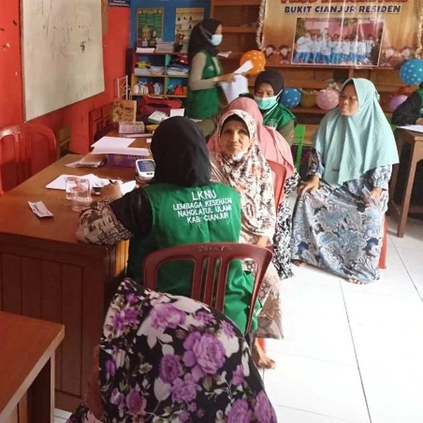 Gandeng LKNU Cianjur, Alumni Qudsiyyah Jabodetabek Gelar Layanan Kesehatan Gratis