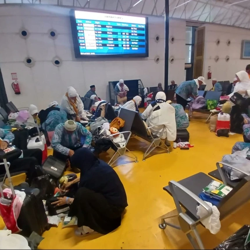 Bawaan Berlebihan, Jamaah Haji Terpaksa Tinggalkan Barang di Bandara Jeddah