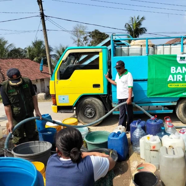 LAZISNU Se-Jatim Salurkan 4,9 Juta Liter Air Bersih ke Daerah Krisis