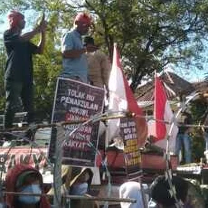 Jelang Pengumuman Hasil Pemilu, Demonstran Geruduk Kantor KPU