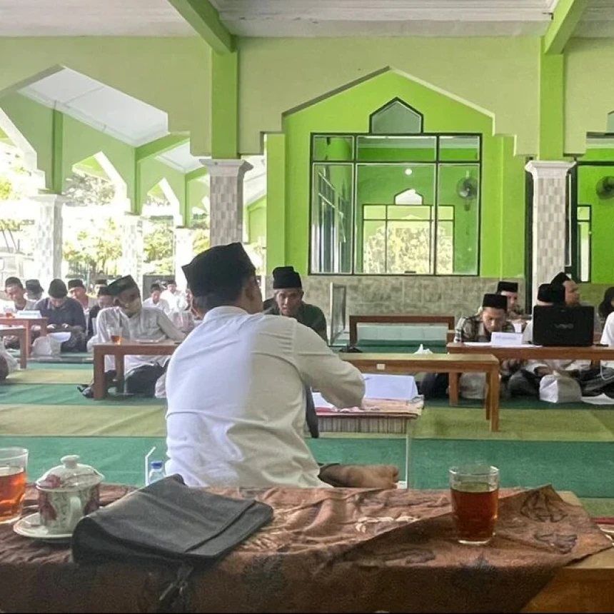 LBM PWNU Jogja Jawab Hukum Ubah Wakaf Masjid jadi Gedung Pertemuan RT