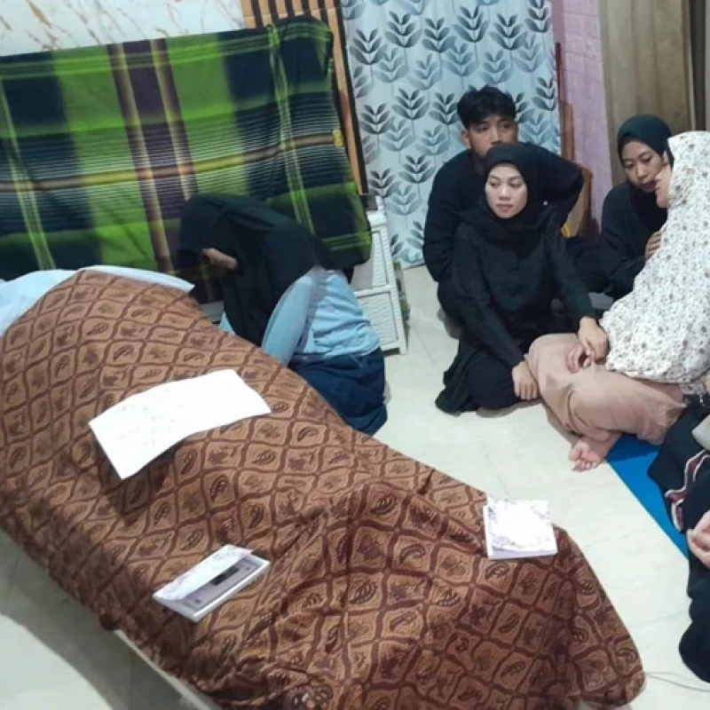 Innalillahi, Pengurus Muslimat NU Kemayoran Wafat dalam Kecelakaan Kereta di Bekasi