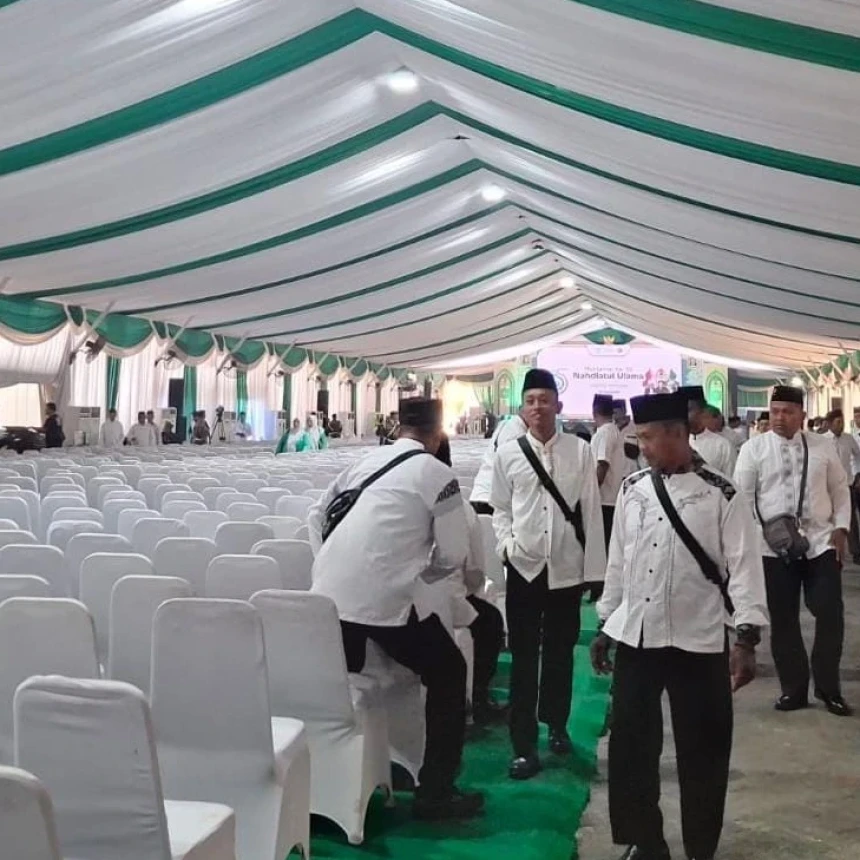 Jelang Kedatangan Prabowo, Panitia Lokal Sterilkan Aula Lokasi Penutupan Muktamar ke-35 NU